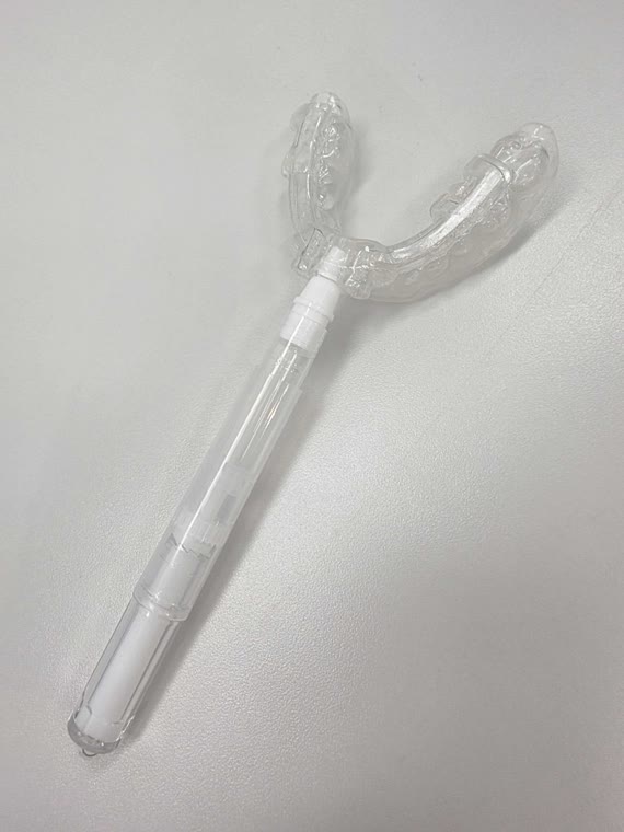 도포 펜을 스플린트에 결합